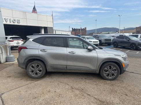 Used 2024 Kia Seltos S image 6