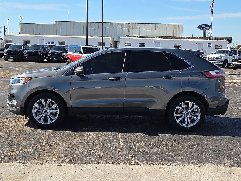 Used 2024 Ford Edge Titanium AWD/4WD image 2