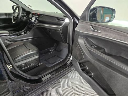Used 2024 Jeep Grand Cherokee L Limited w/ Luxury Tech Group II AWD/4WD image 12