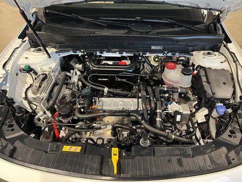 Used 2023 Mercedes-Benz EQB 300 4MATIC image 45