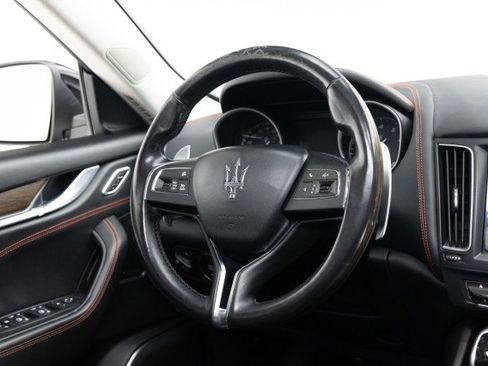 Used 2017 Maserati Levante S image 10