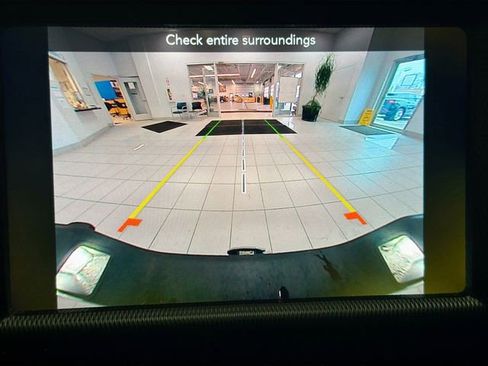 Used 2022 Jeep Gladiator Willys image 9