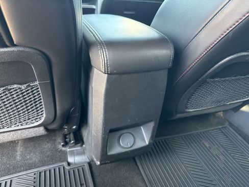 Used 2017 Chevrolet Equinox Premier image 35