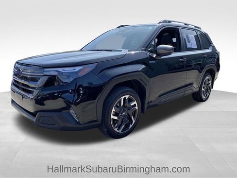 Used 2025 Subaru Forester Premium image 7