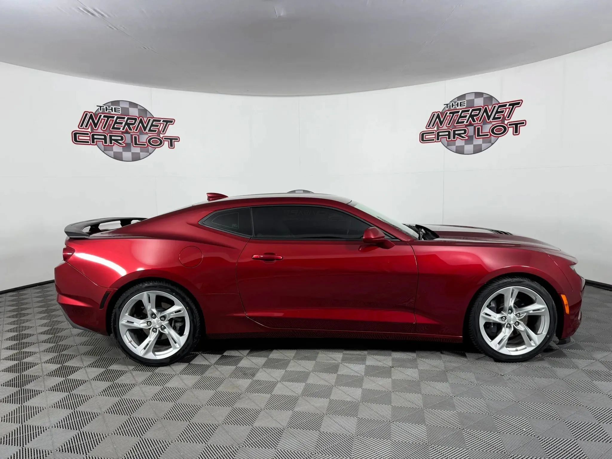 Used 2023 Chevrolet Camaro LT RWD image 8