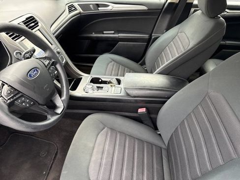 Used 2020 Ford Fusion SE FWD image 12