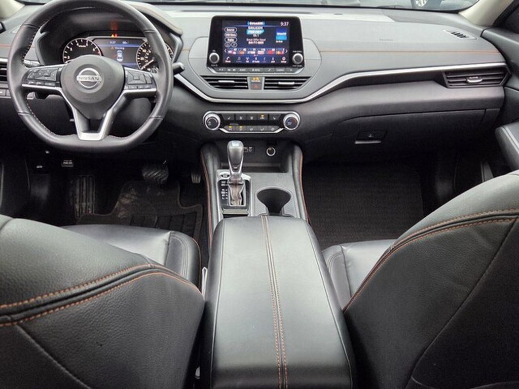 Used 2021 Nissan Altima 2.5 SR w/ SR Premium Package FWD image 10