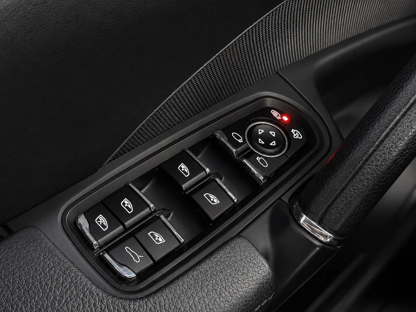 Used 2018 Porsche Cayenne S AWD/4WD image 36