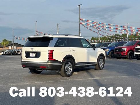 Used 2026 Hyundai Palisade SEL FWD image 3