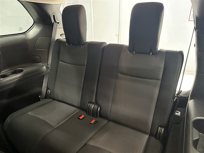 Used 2019 Nissan Pathfinder S AWD/4WD image 4