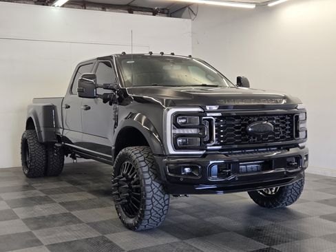 Used 2026 Ford F450 Platinum w/ FX4 Off-Road Package AWD/4WD image 4