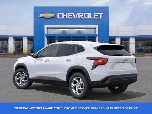 New 2026 Chevrolet Trax LS w/ LS Convenience Package FWD image 4