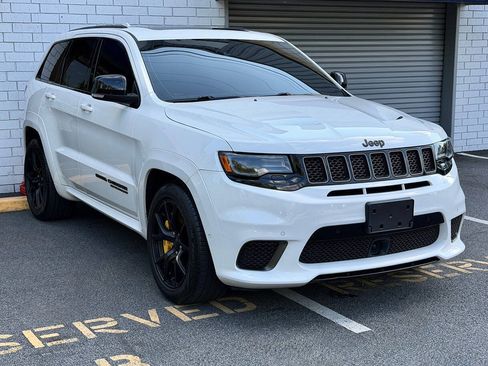 Used 2018 Jeep Grand Cherokee Trackhawk AWD/4WD image 3