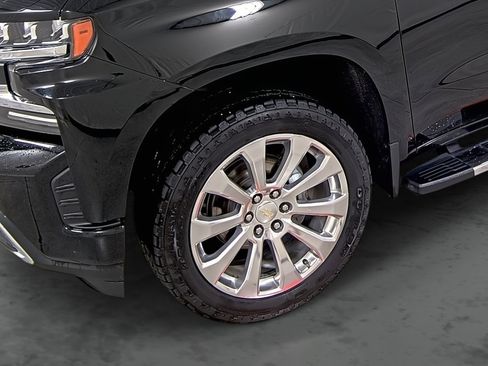 Used 2021 Chevrolet Silverado 1500 High Country w/ Technology Package AWD/4WD image 8