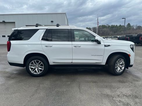 Used 2022 GMC Yukon SLT w/ SLT Luxury Package image 6