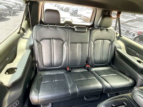 Used 2023 Jeep Wagoneer L Series II AWD/4WD image 31