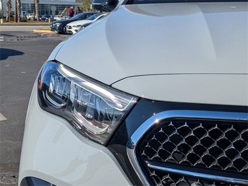 Used 2025 Mercedes-Benz E 350 4MATIC Sedan image 11