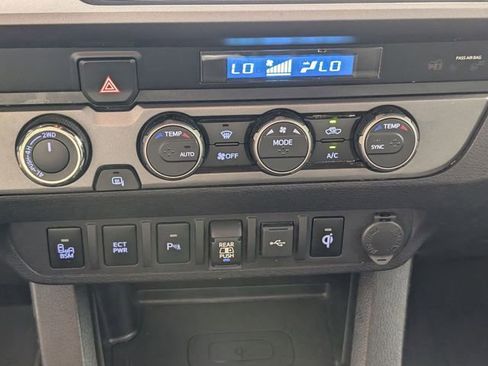 Used 2021 Toyota Tacoma TRD Off-Road w/ Technology Package AWD/4WD image 21