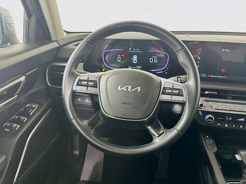 Used 2025 Kia Telluride S image 18