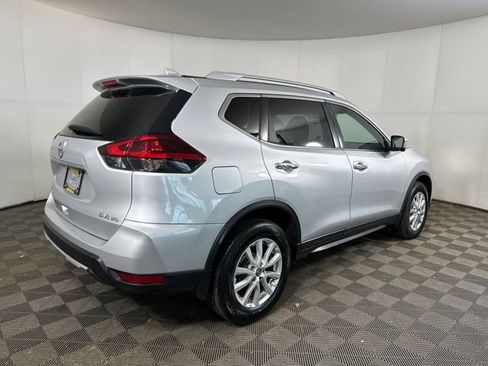Used 2018 Nissan Rogue SV w/ Sun & Sound Touring Package image 11