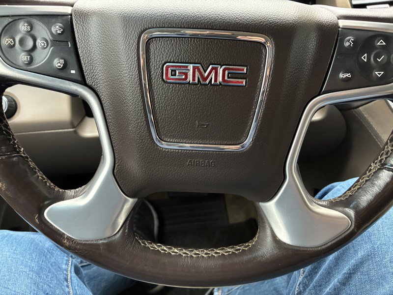 Used 2017 GMC Yukon SLT AWD/4WD image 9