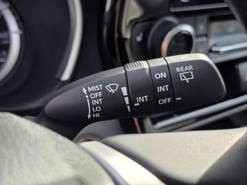 Used 2023 Toyota Highlander XLE image 38