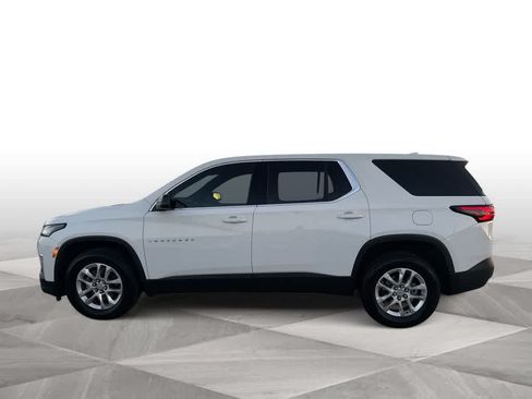 Used 2023 Chevrolet Traverse LS FWD image 5
