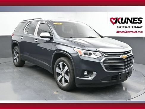 Used 2020 Chevrolet Traverse LT w/ LT Premium Package FWD image 1