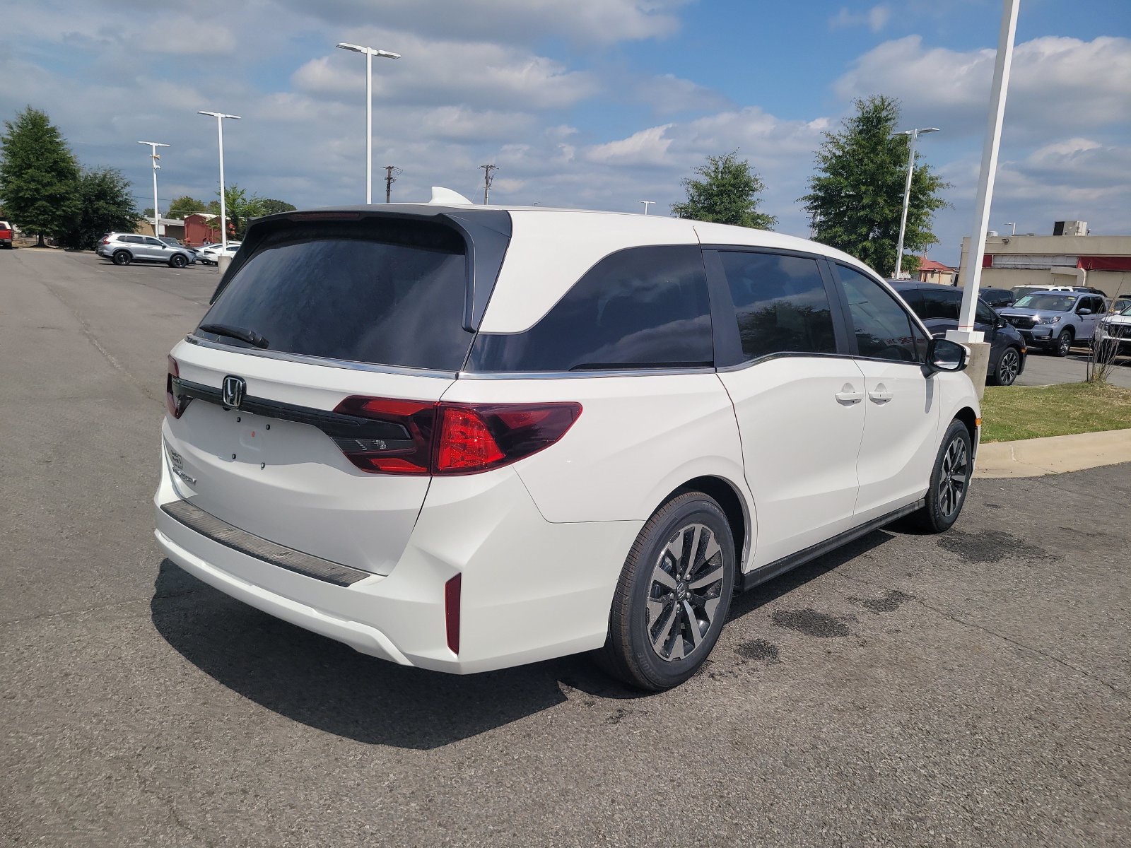 New 2027 Honda Odyssey EX-L image 3