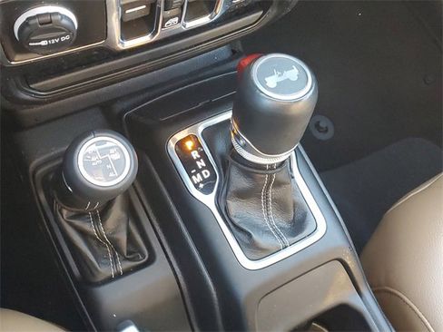 Used 2023 Jeep Wrangler Unlimited Sahara w/ Cold Weather Group image 30