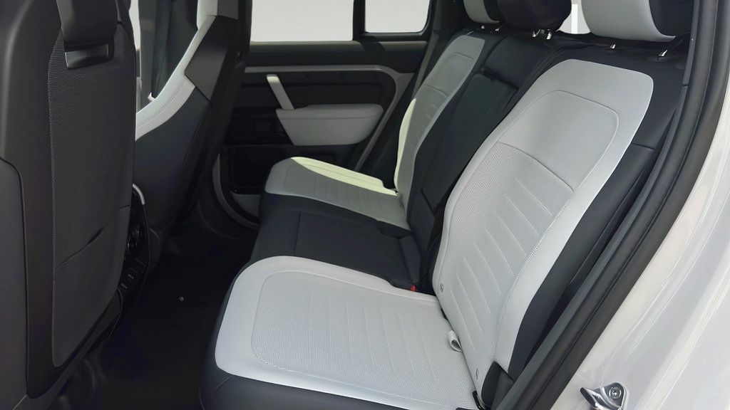 New 2026 Land Rover Defender 110 AWD/4WD image 14