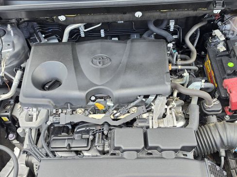 Used 2021 Toyota RAV4 XLE FWD image 33