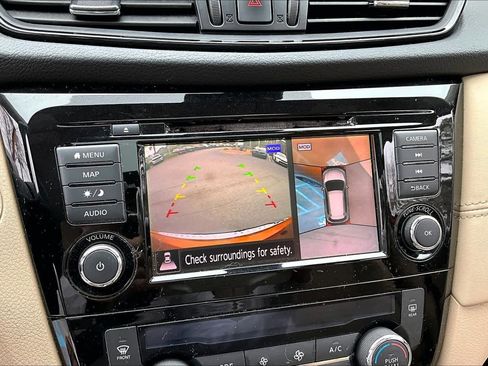 Used 2018 Nissan Rogue SL w/ Premium Package image 27