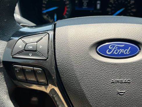 Used 2017 Ford Explorer XLT FWD image 30