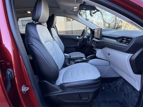 Used 2023 Ford Escape Platinum w/ Premium Technology Package image 27