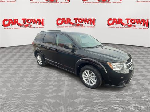 Used 2019 Dodge Journey SE image 2