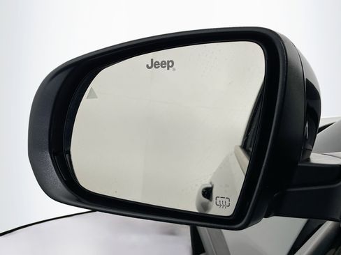 Used 2022 Jeep Compass Limited image 16