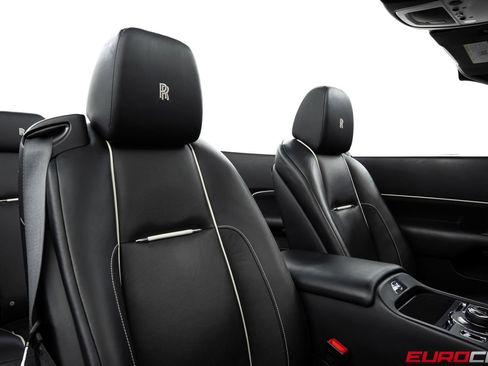 Used 2017 Rolls-Royce Dawn RWD image 36