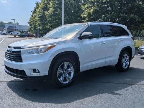 Used 2016 Toyota Highlander Limited w/ Driver Technology Package FWD image 5