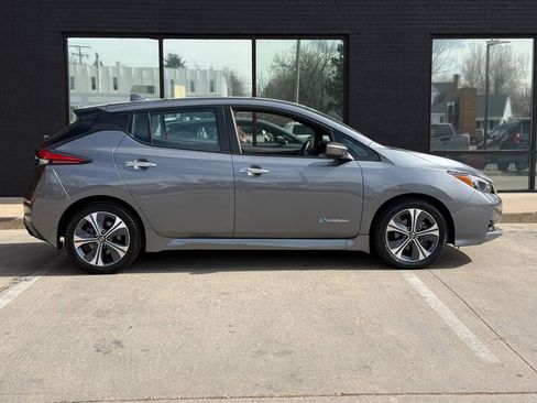 Used 2018 Nissan Leaf SV w/ SV All Weather Package image 10
