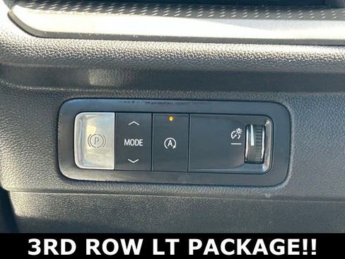 Used 2025 Chevrolet Traverse LT image 21