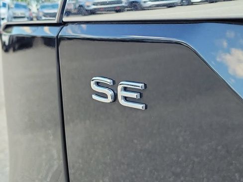 Used 2024 Volkswagen Atlas SE AWD/4WD image 6