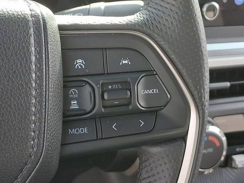 Used 2025 Toyota Tacoma TRD Sport image 25