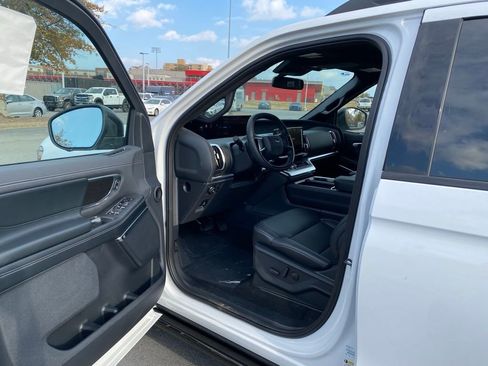 New 2025 Ford Expedition Platinum w/ Stealth Performance Package image 10