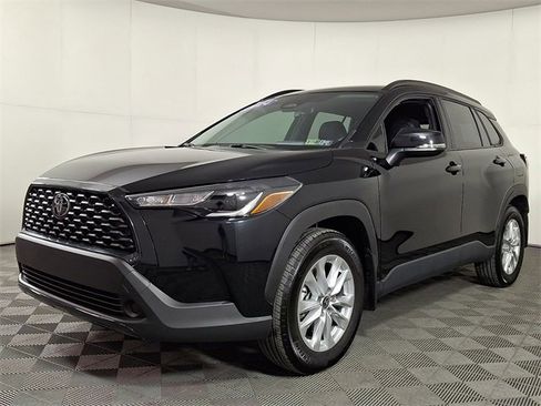 Used 2024 Toyota Corolla Cross LE image 6