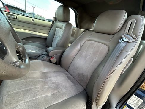 Used 2005 Chrysler Sebring Touring w/ Electronics Convenience Group FWD image 16