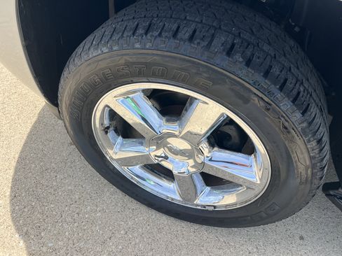Used 2012 Chevrolet Tahoe LTZ AWD/4WD image 10