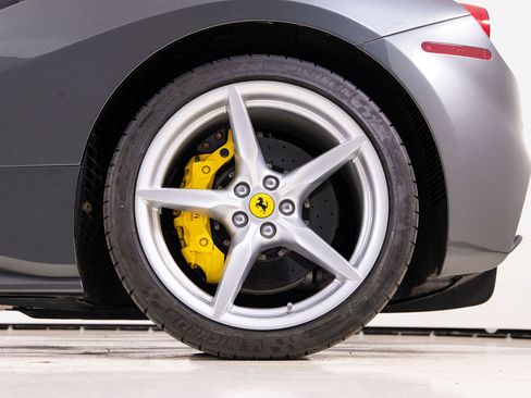 Certified 2018 Ferrari 488 GTB RWD image 20