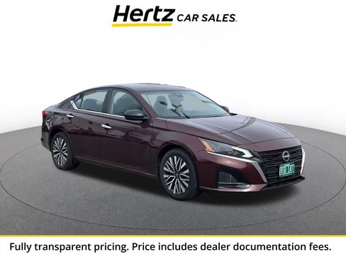 Used 2024 Nissan Altima 2.5 SV FWD image 1