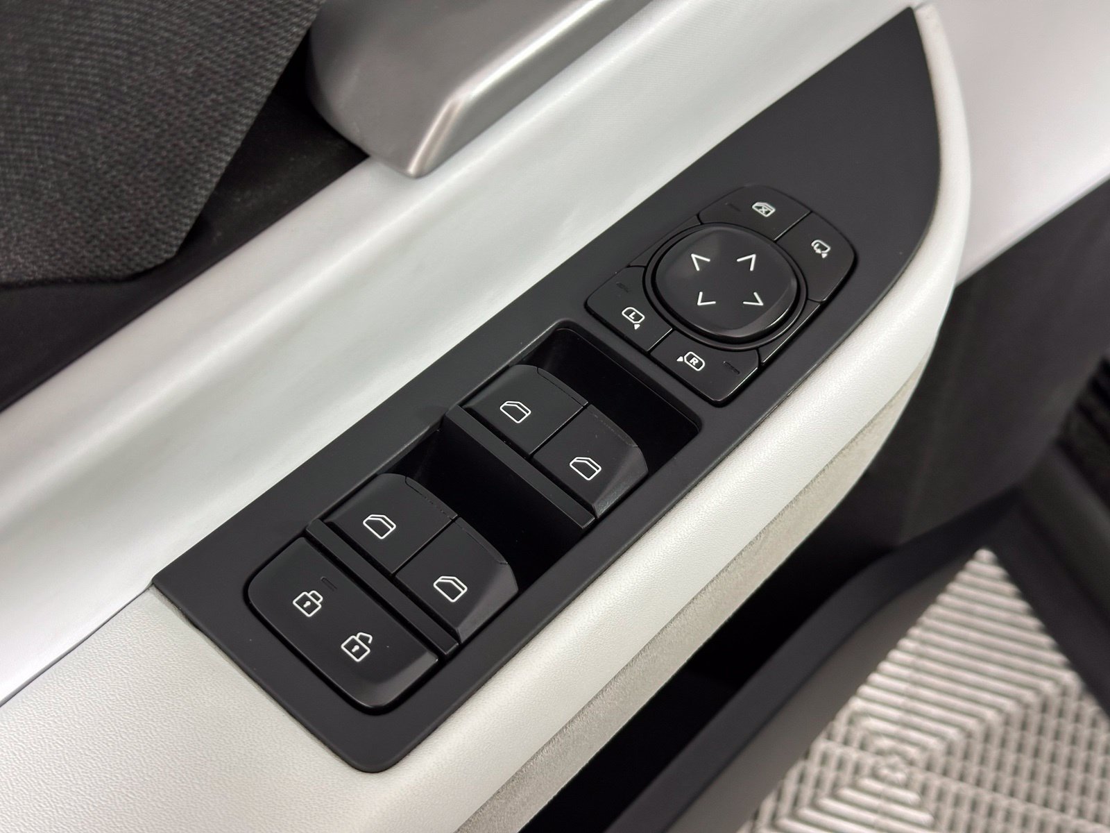 Used 2023 Fisker Ocean One AWD/4WD image 35
